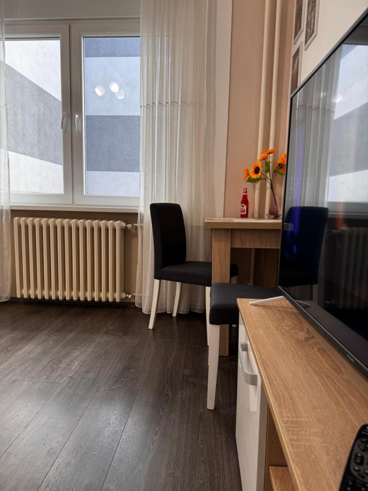 Post Apartmani A-1 Novi Sad Luaran gambar
